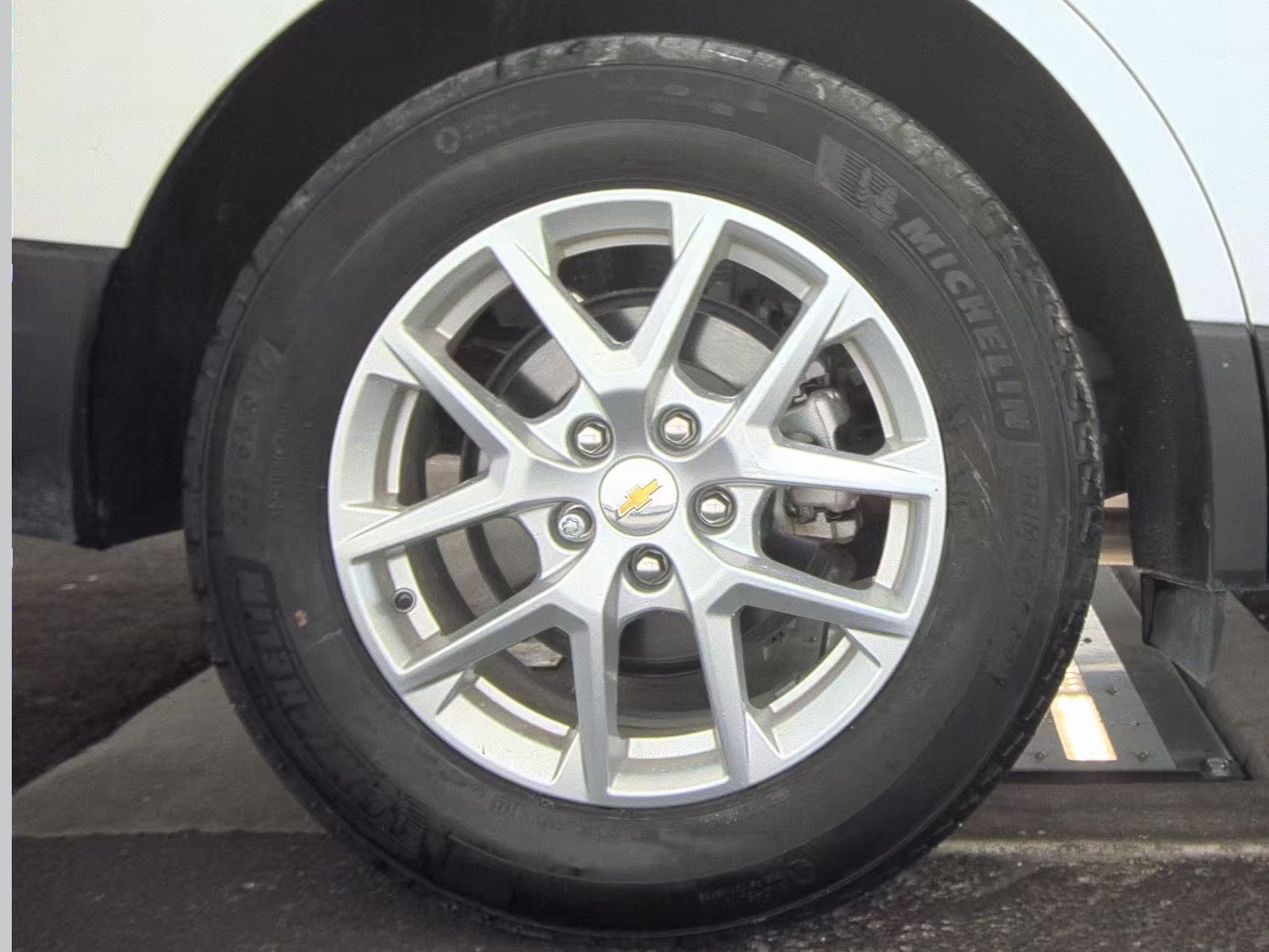 2024 Chevrolet Equinox LS FWD