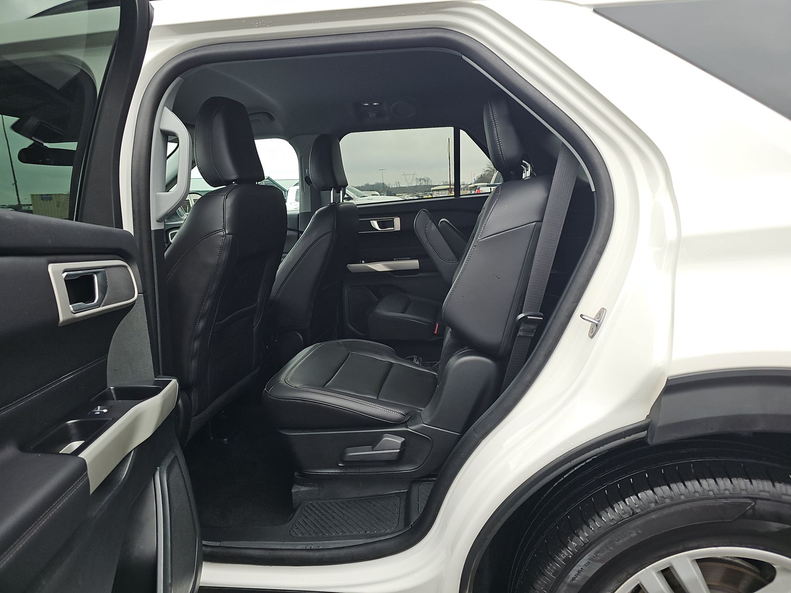 2023 Ford Explorer XLT AWD