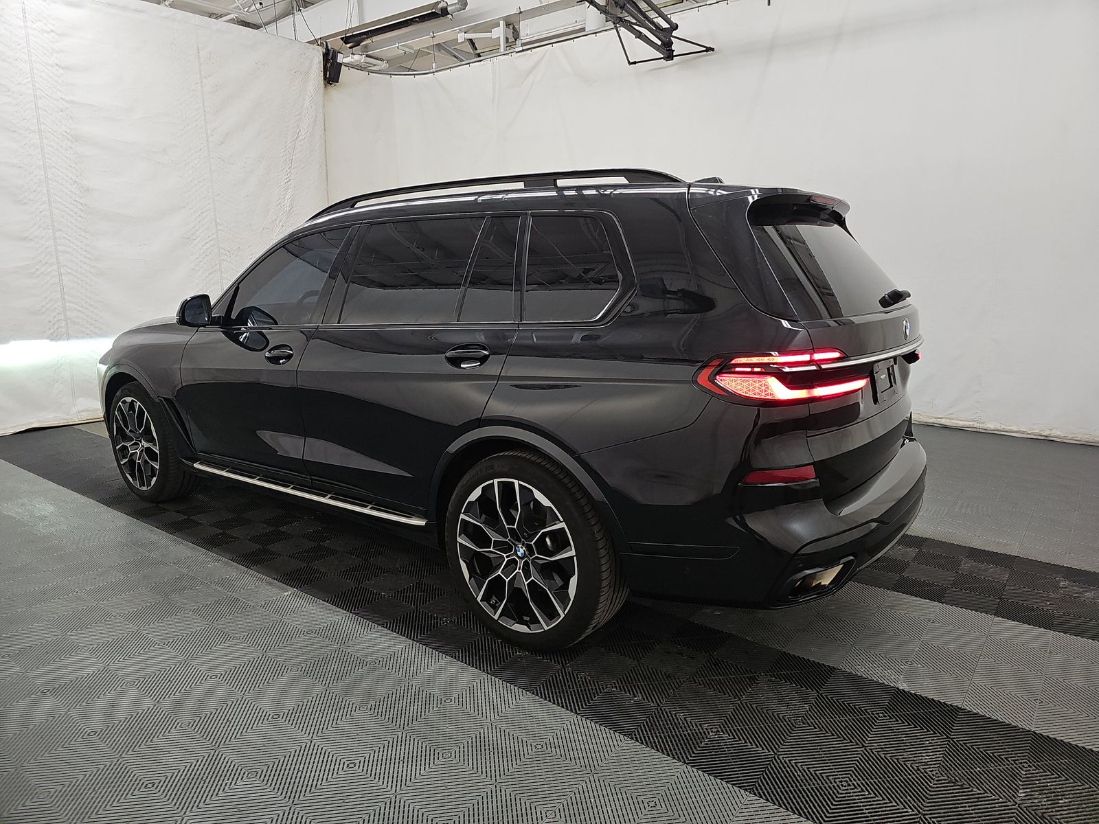 2023 BMW X7 xDrive40i AWD