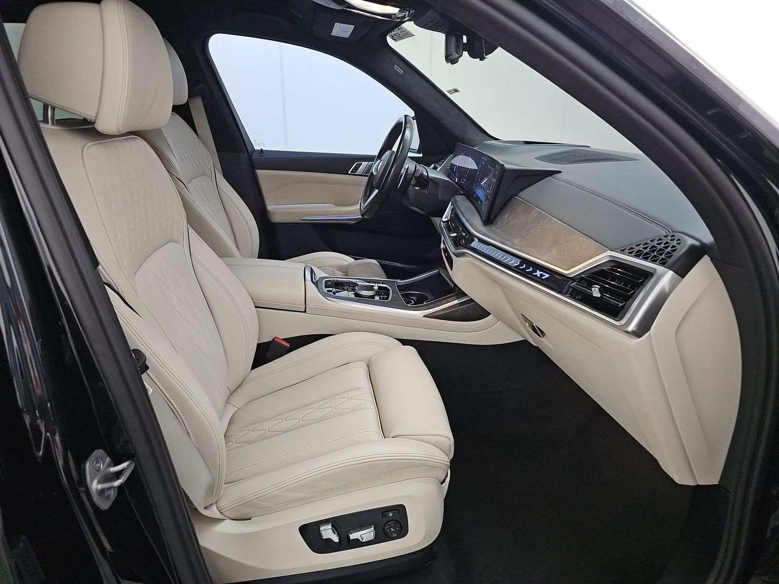 2023 BMW X7 xDrive40i AWD