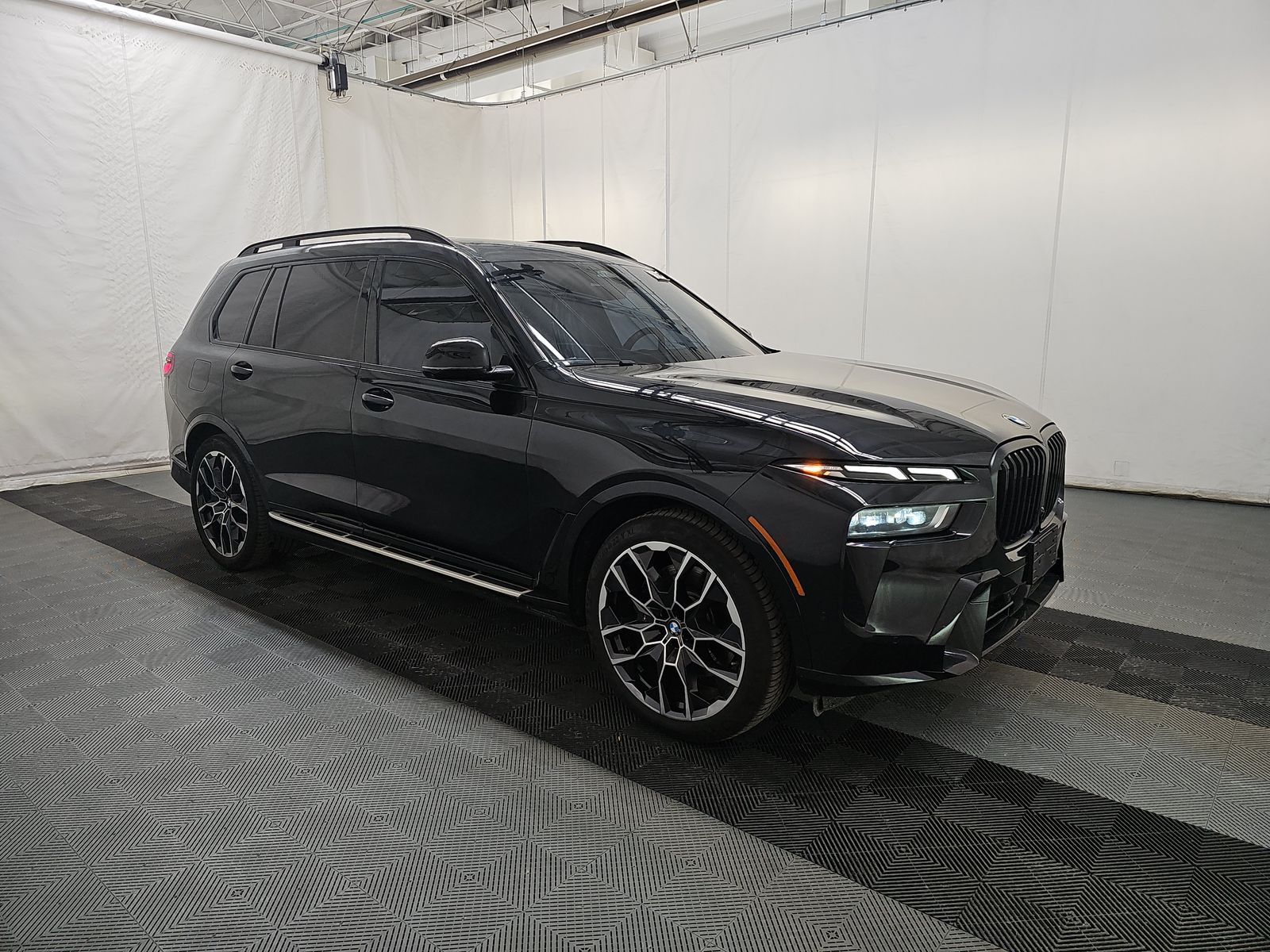 2023 BMW X7 xDrive40i AWD