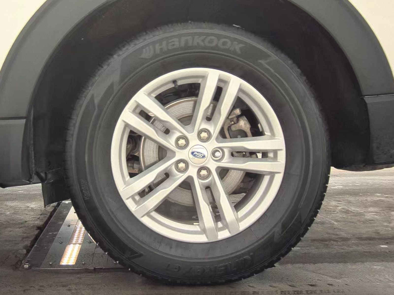 2023 Ford Explorer XLT AWD