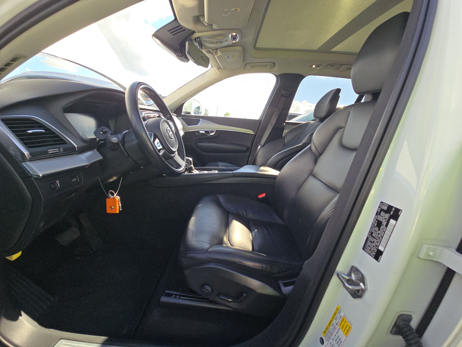 2021 Volvo XC90 T5 Momentum FWD