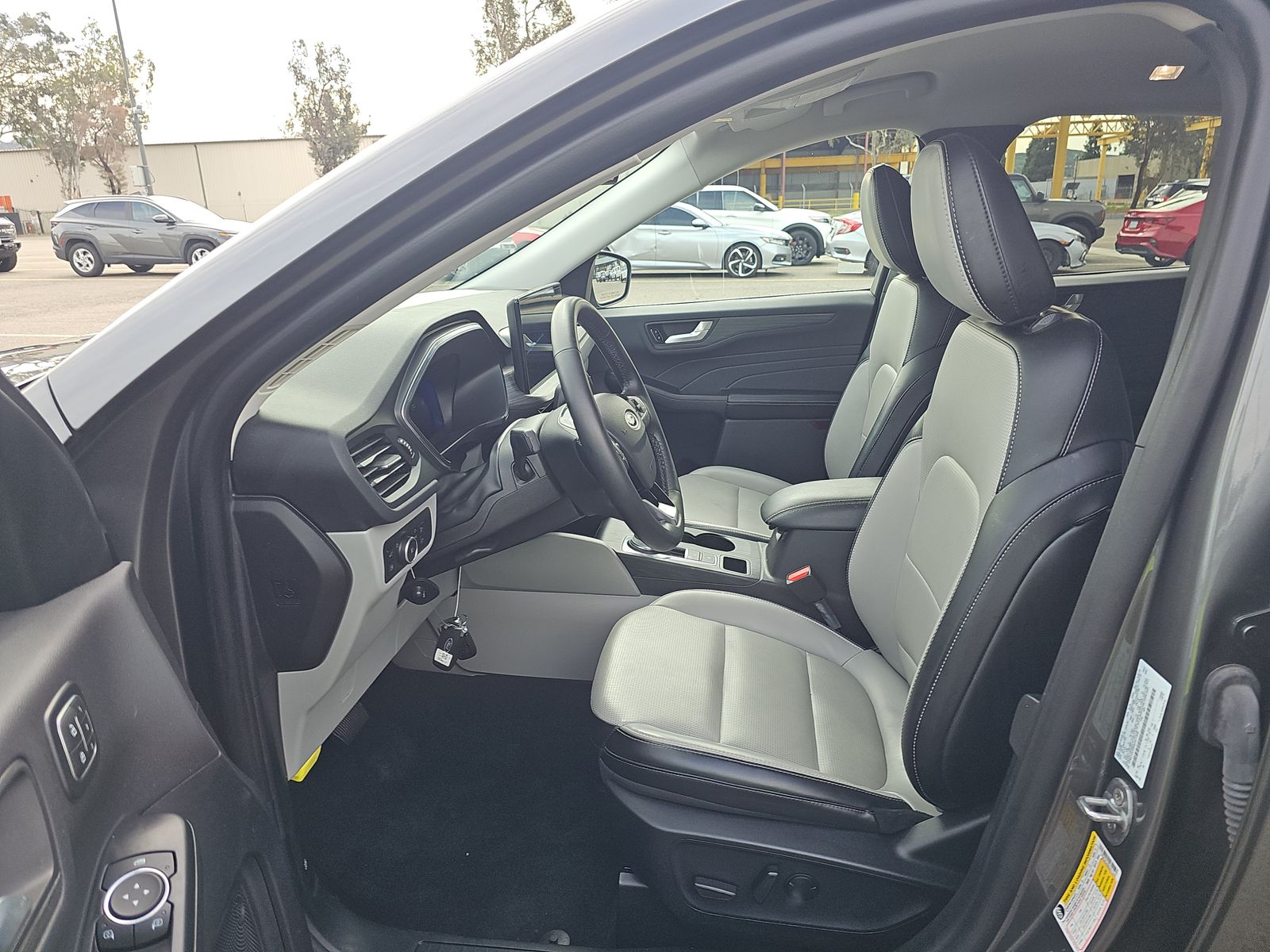 2025 Ford Escape Hybrid Platinum FWD