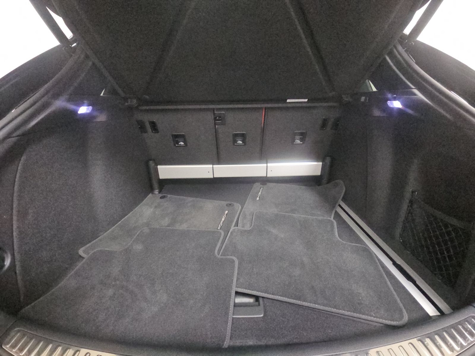 2022 Porsche Macan S AWD