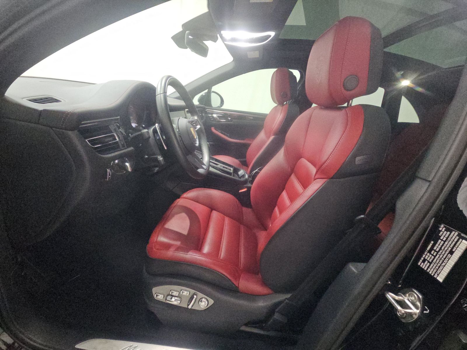 2022 Porsche Macan S AWD