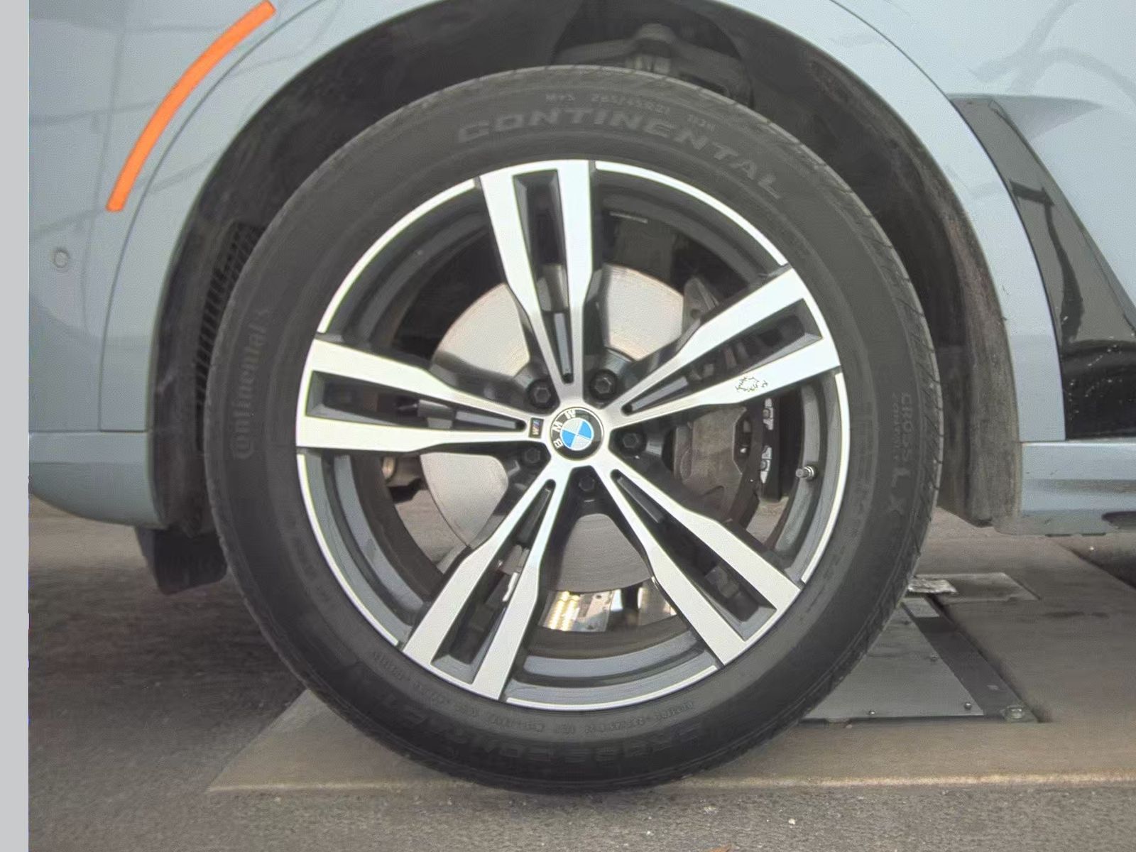 2025 BMW X7 xDrive40i AWD