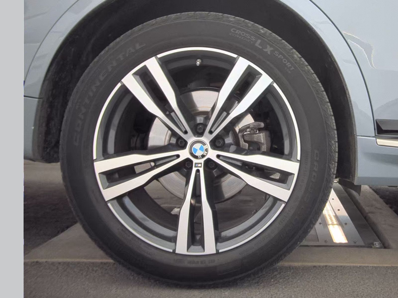 2025 BMW X7 xDrive40i AWD