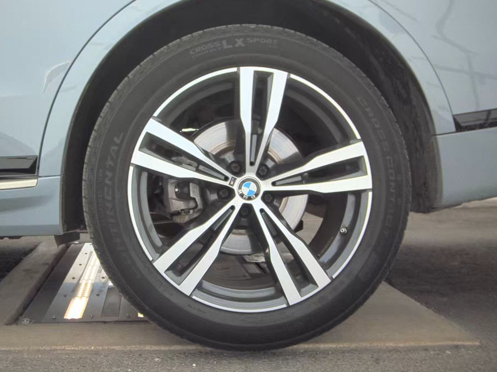 2025 BMW X7 xDrive40i AWD