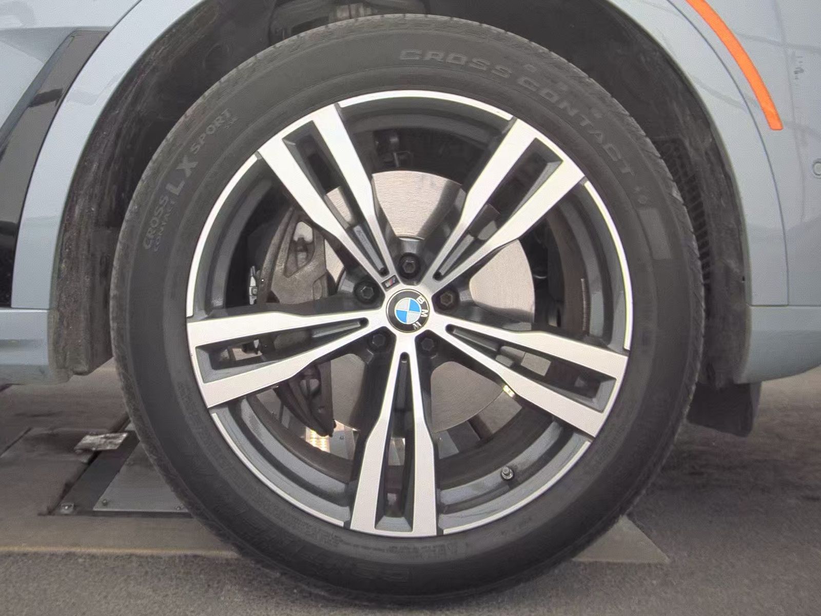 2025 BMW X7 xDrive40i AWD