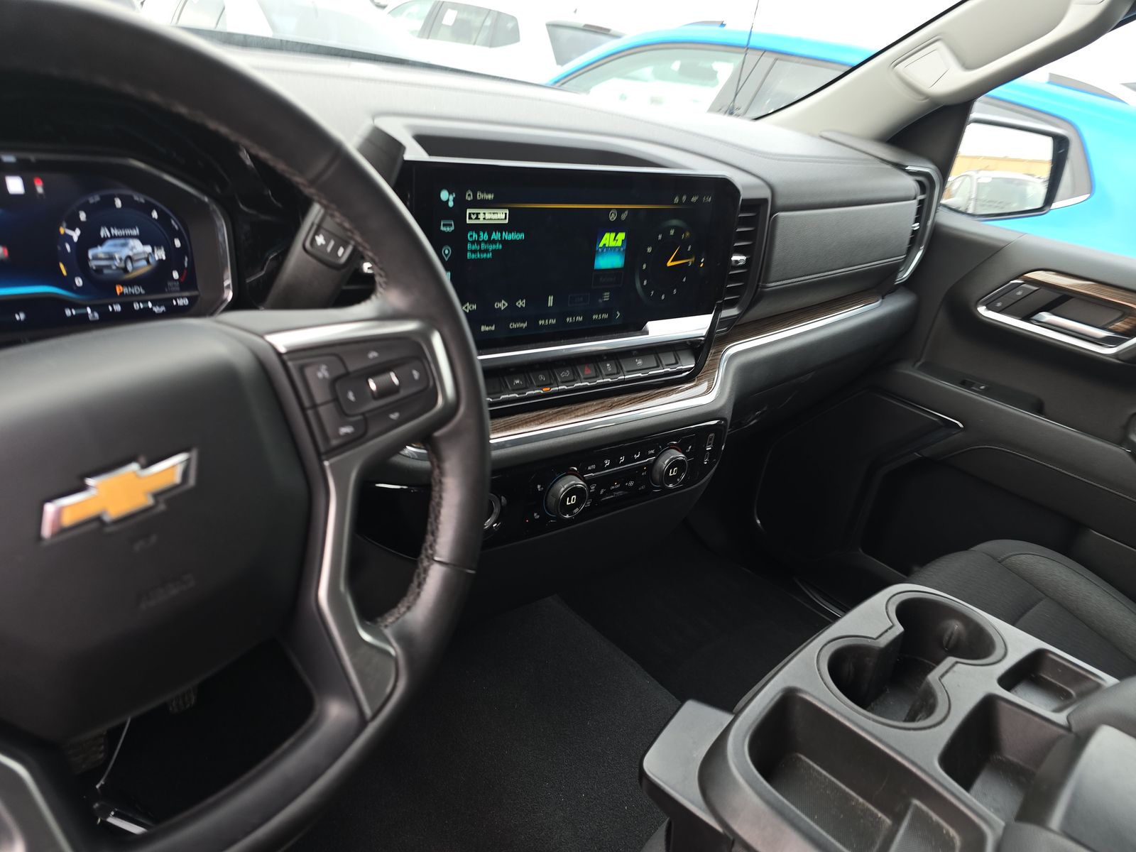 2023 Chevrolet Silverado 1500 LT AWD