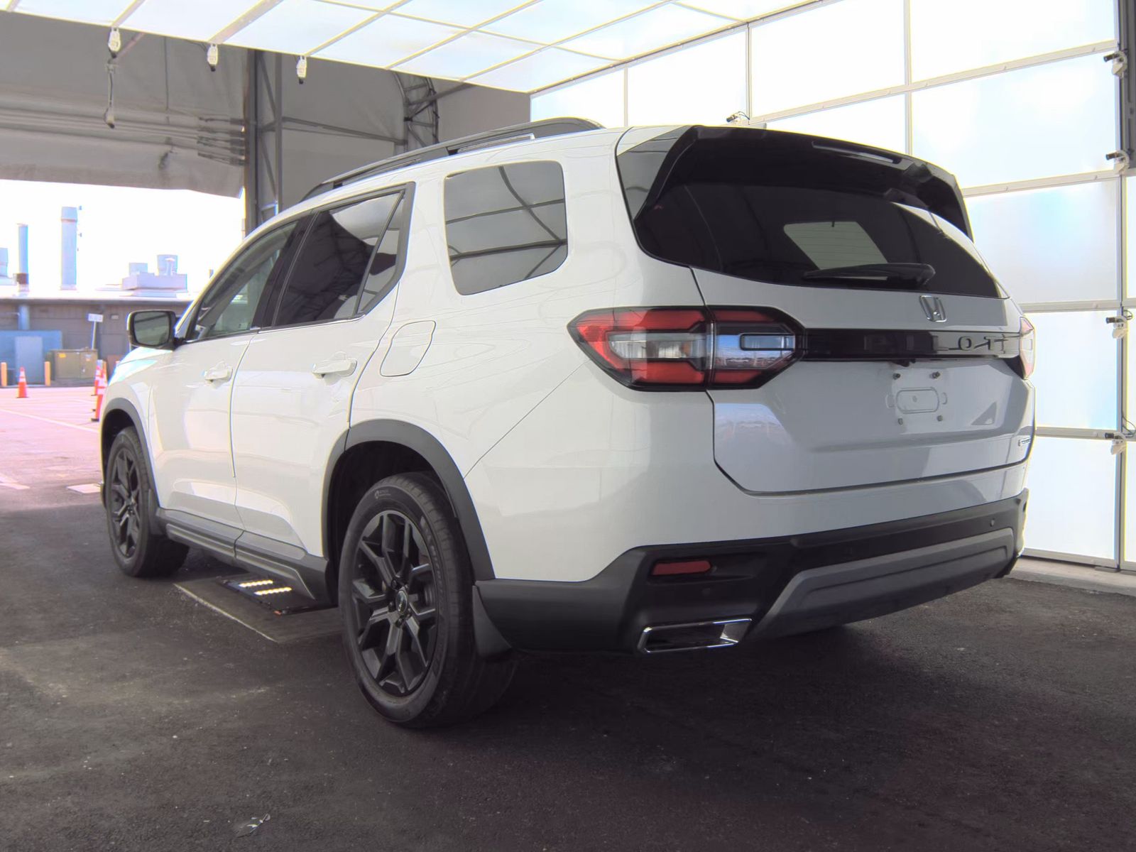 2025 Honda Pilot Touring FWD