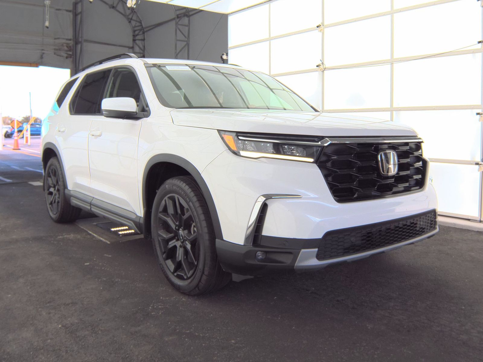 2025 Honda Pilot Touring FWD