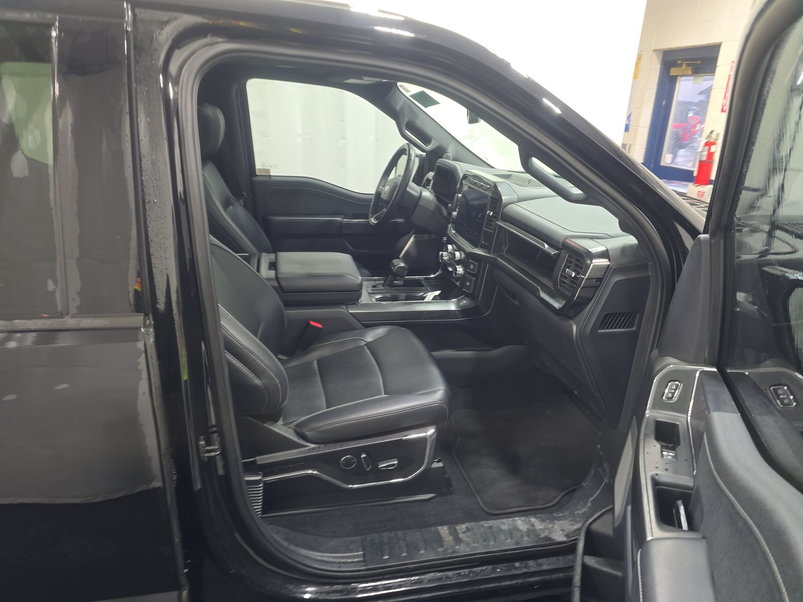 2023 Ford F-150 Hybrid Lariat AWD