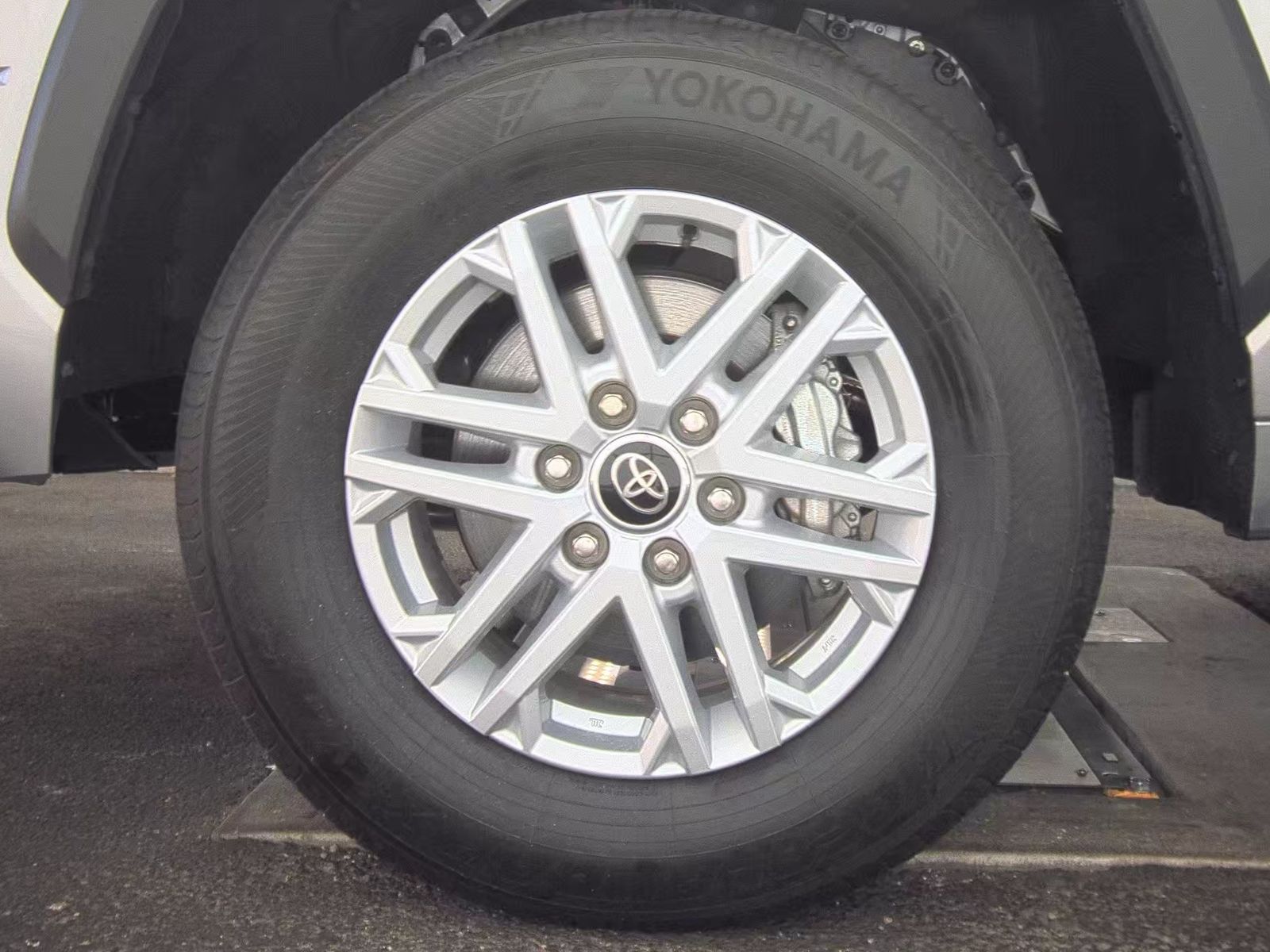 2025 Toyota Tundra SR5 AWD