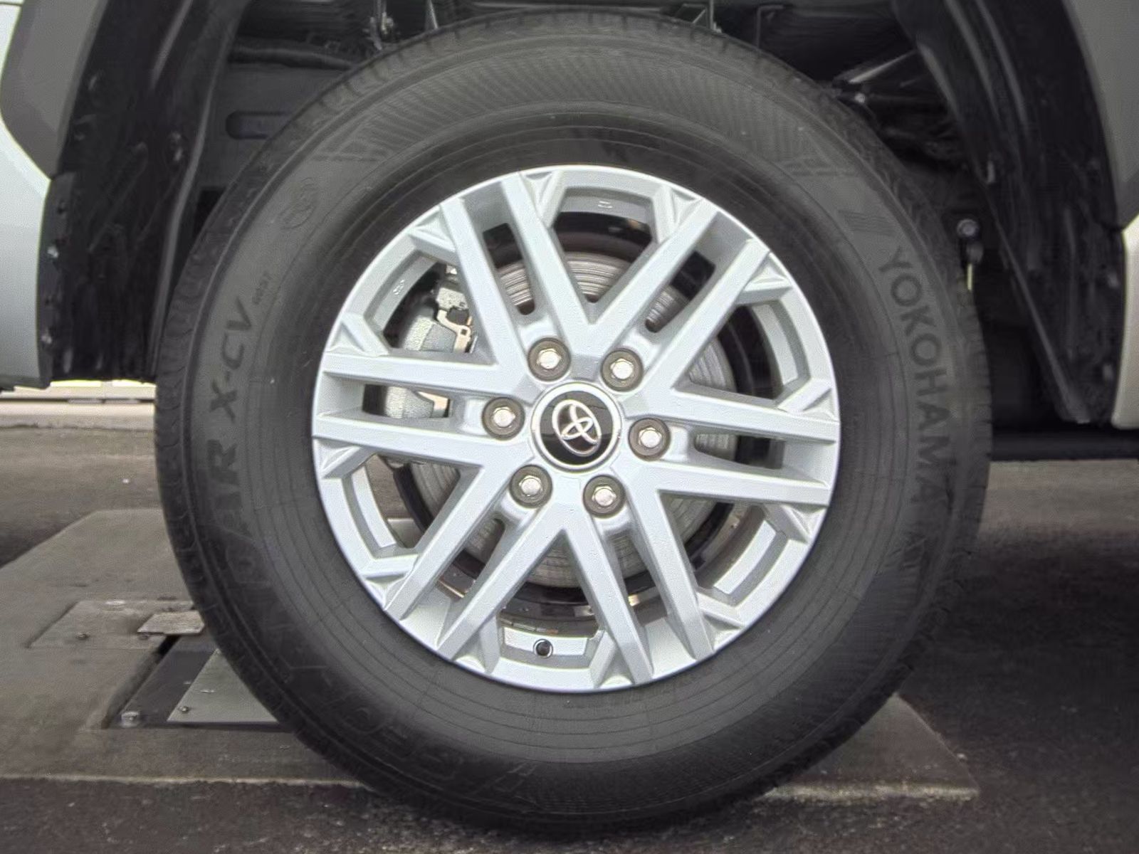 2025 Toyota Tundra SR5 AWD