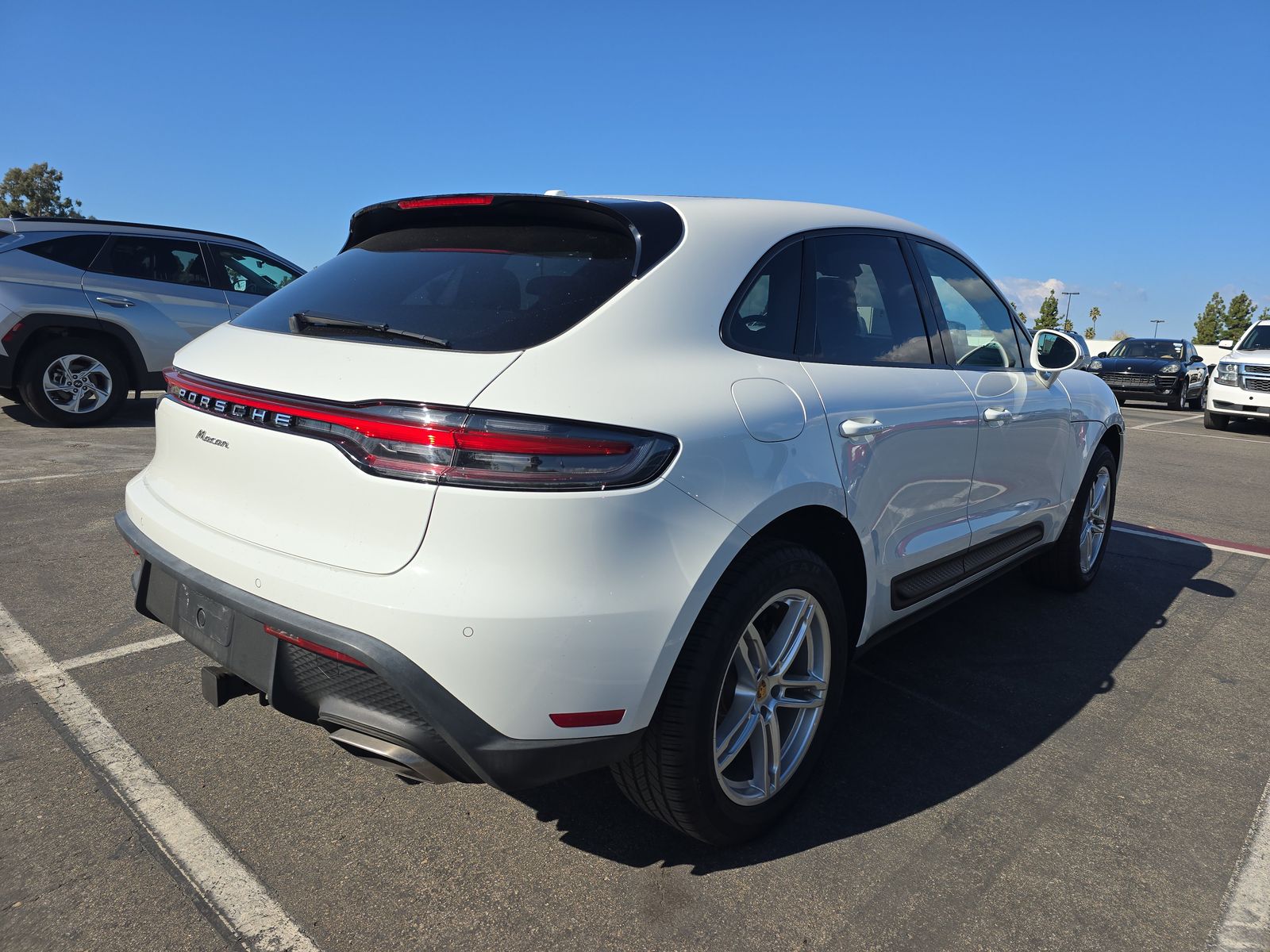 2024 Porsche Macan Base AWD