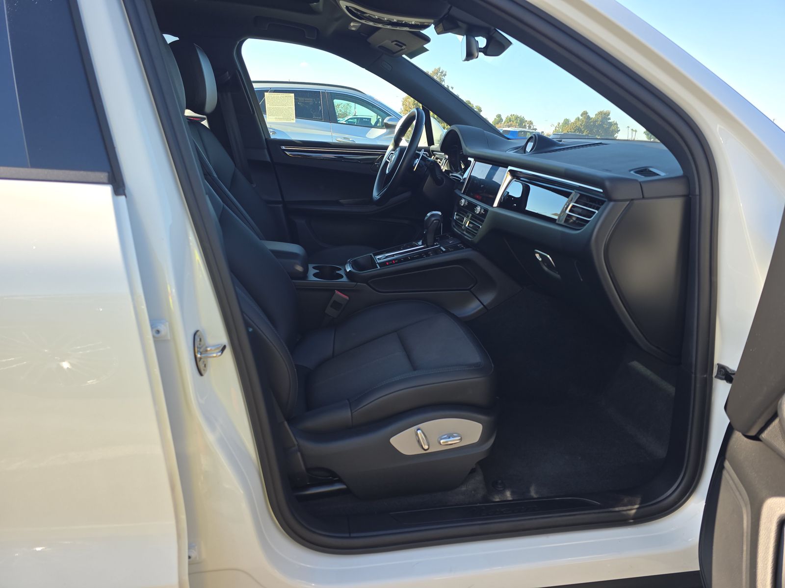 2024 Porsche Macan Base AWD