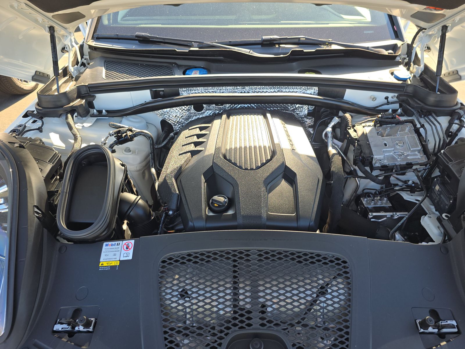 2024 Porsche Macan Base AWD