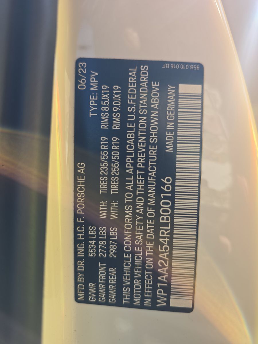 2024 Porsche Macan Base AWD