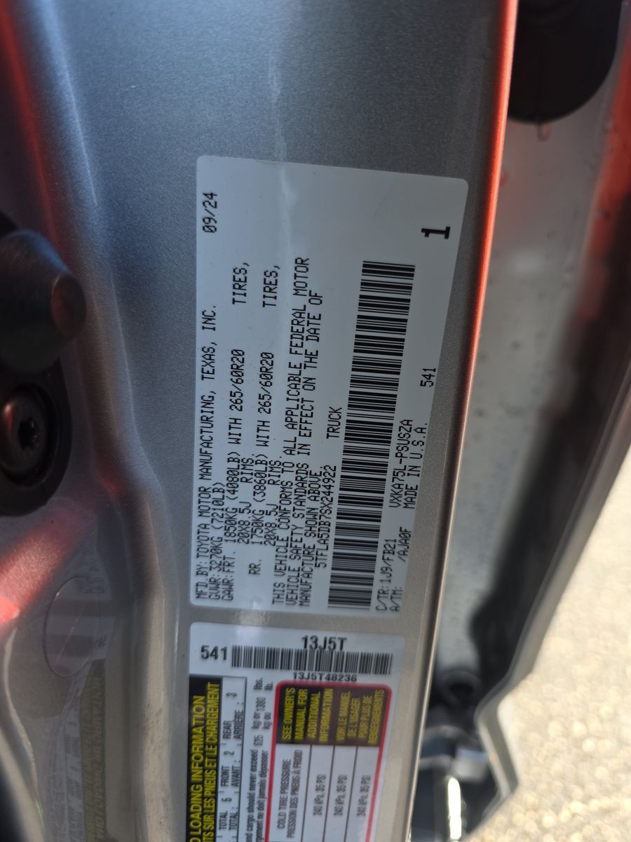 2025 Toyota Tundra SR5 AWD