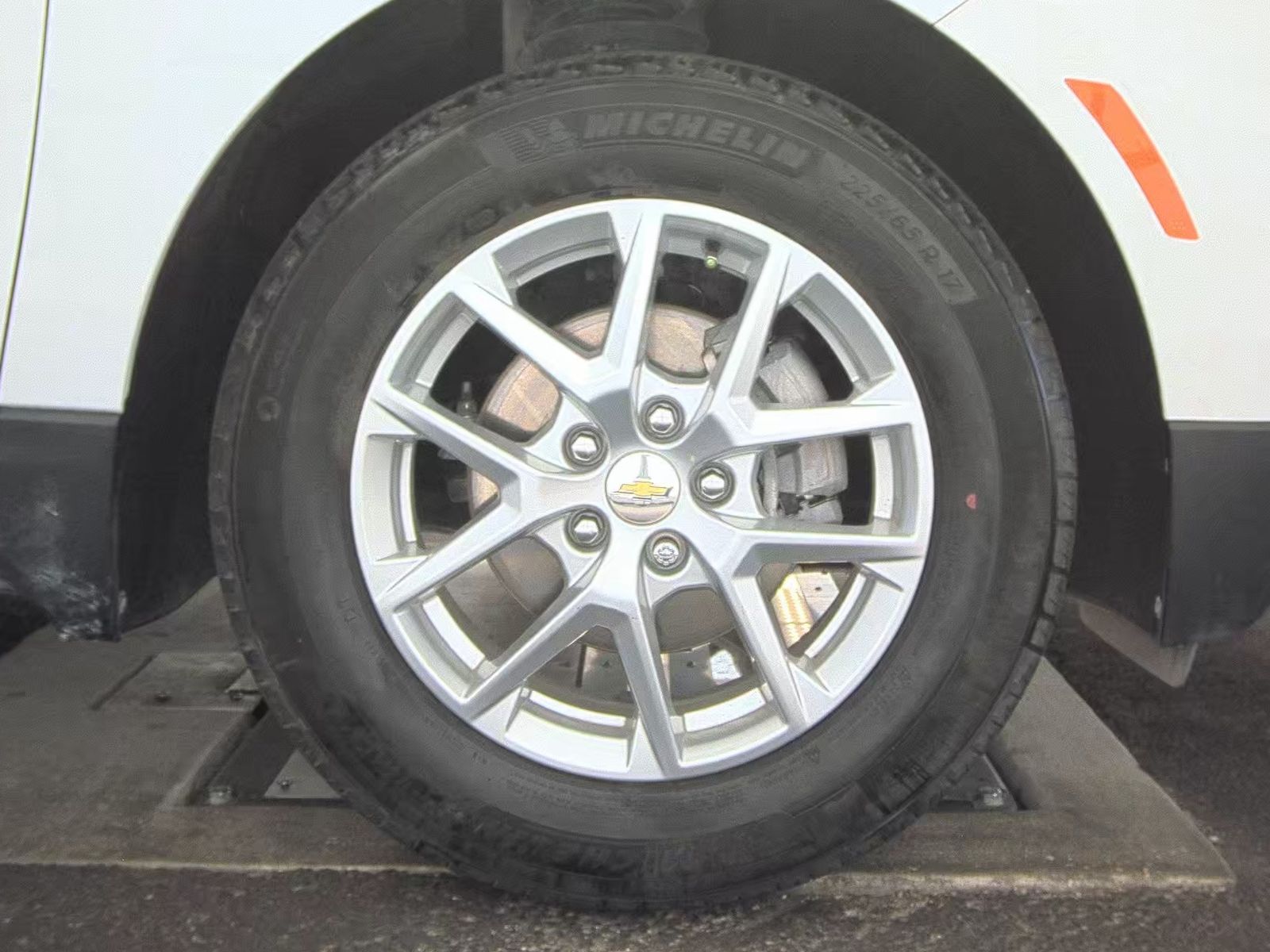 2024 Chevrolet Equinox LS FWD