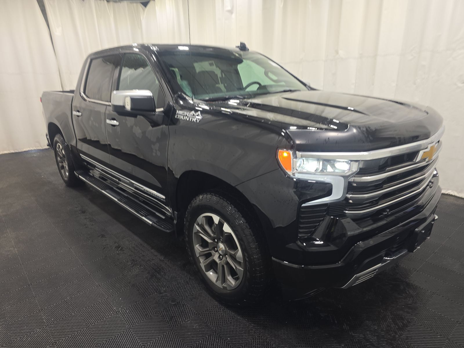 2023 Chevrolet Silverado 1500 High Country AWD