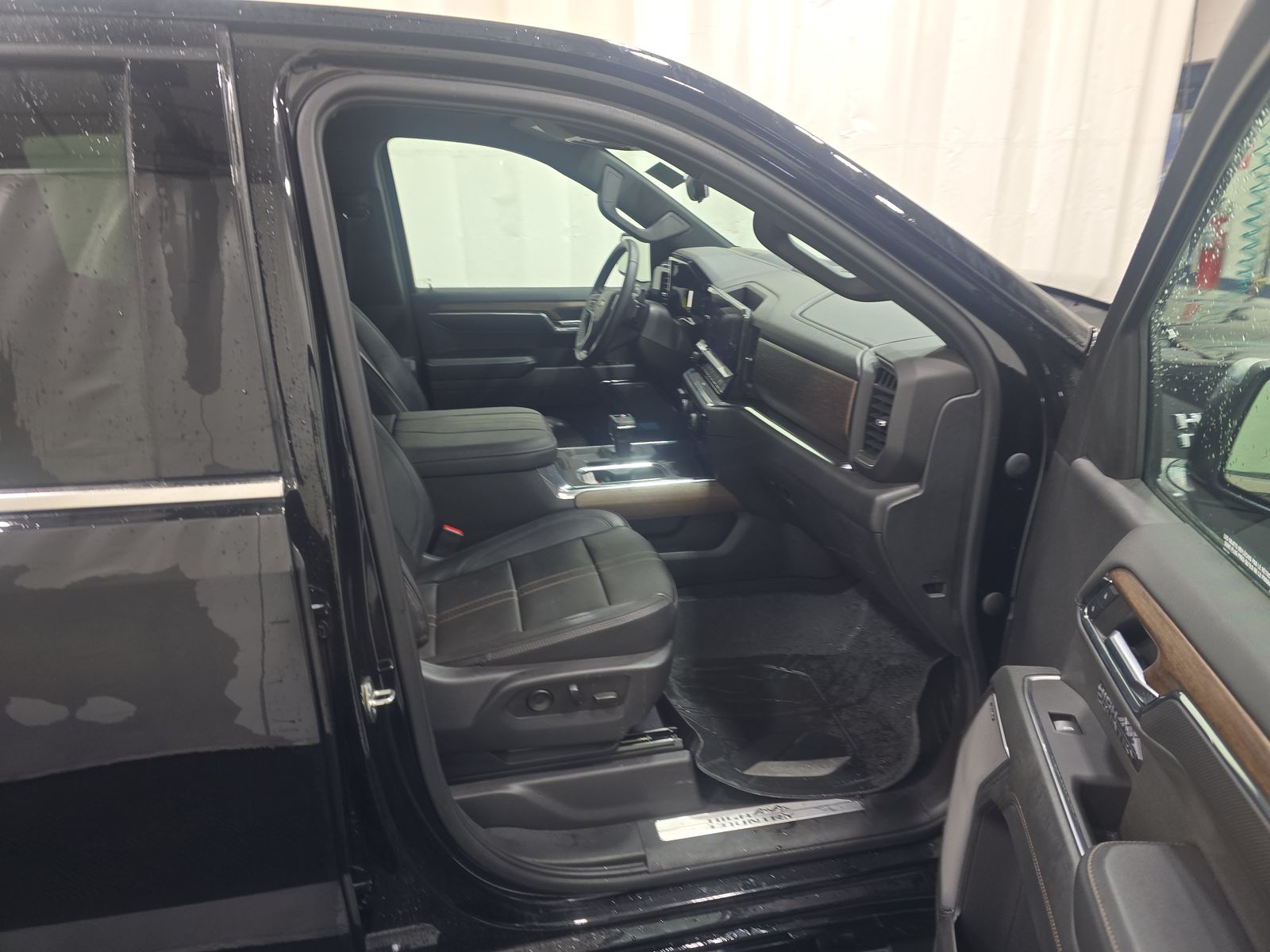 2023 Chevrolet Silverado 1500 High Country AWD