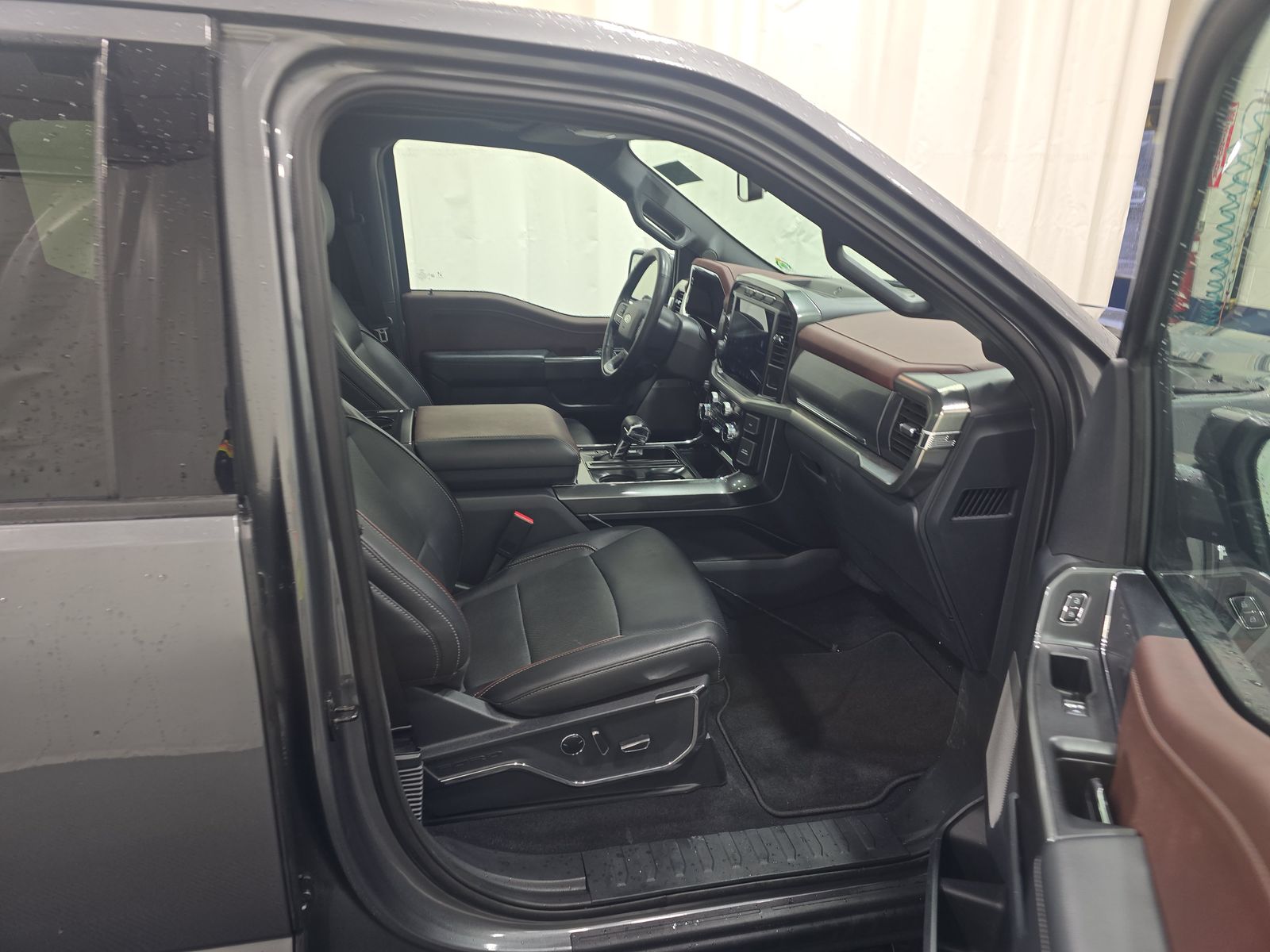 2023 Ford F-150 Lariat AWD