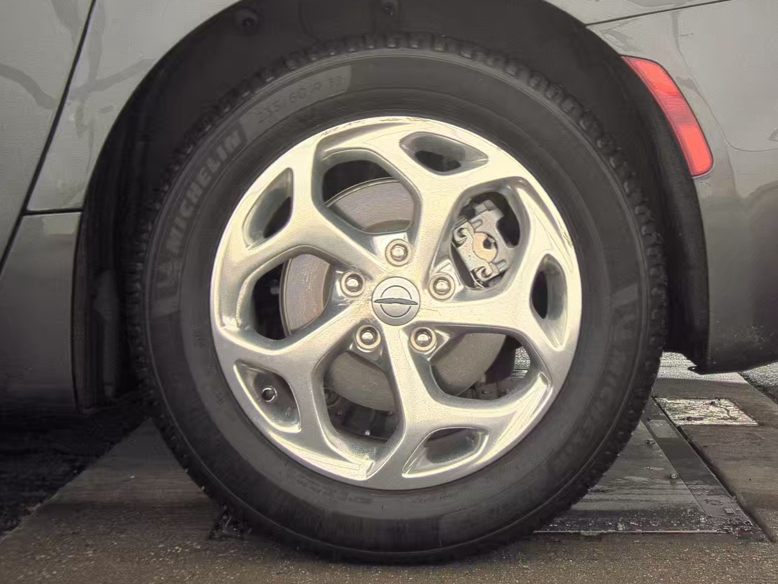 2021 Chrysler Pacifica Hybrid Limited FWD