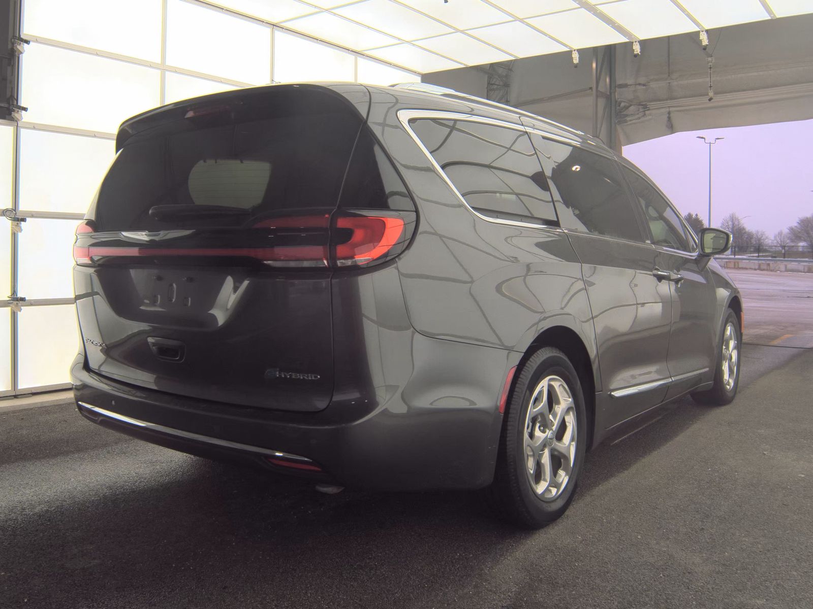 2021 Chrysler Pacifica Hybrid Limited FWD
