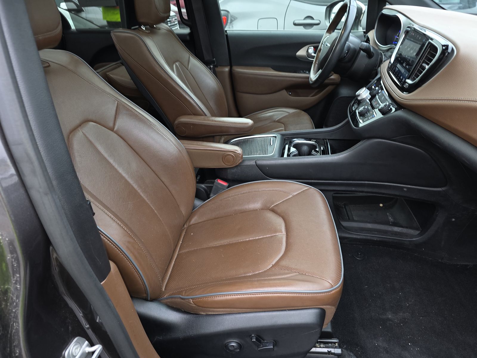 2021 Chrysler Pacifica Hybrid Limited FWD