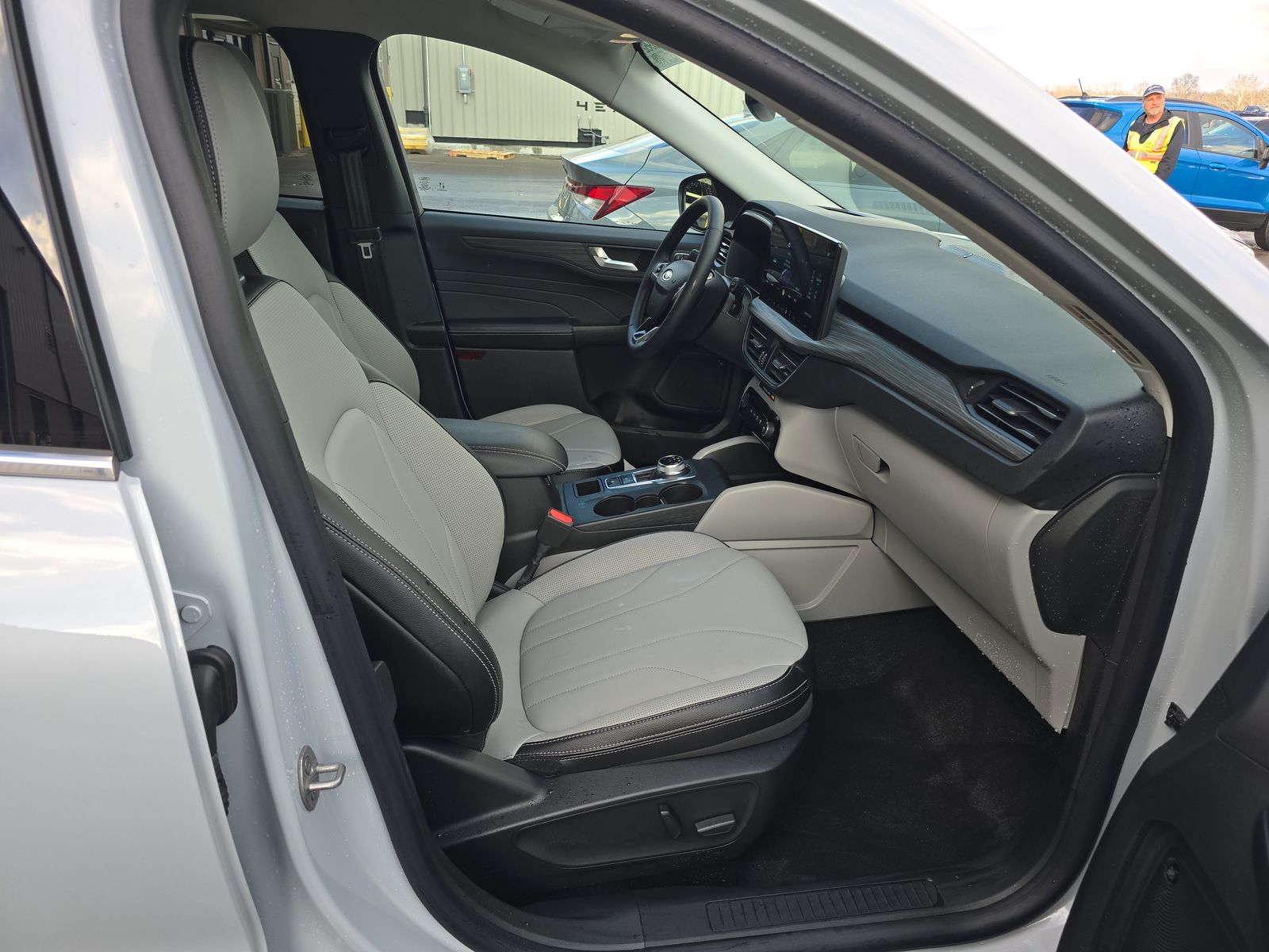 2025 Ford Escape Hybrid Platinum FWD