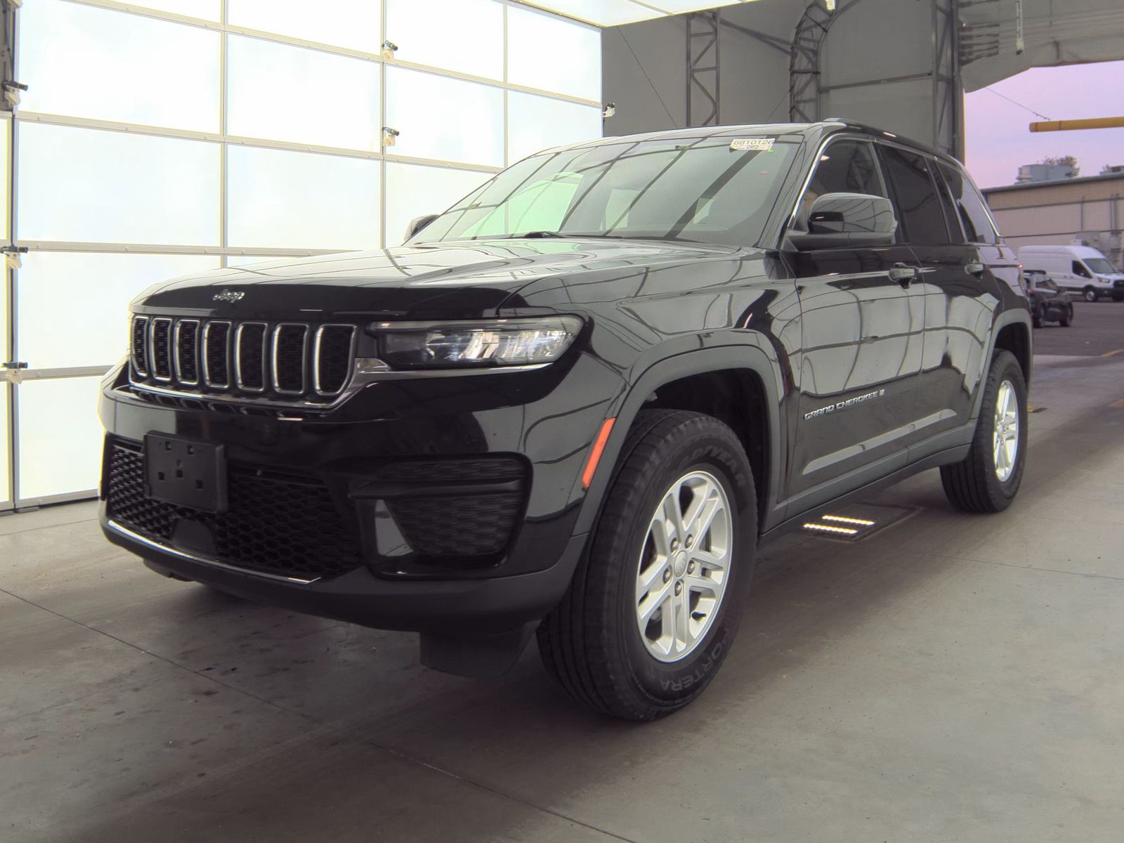 2023 Jeep Grand Cherokee Laredo AWD