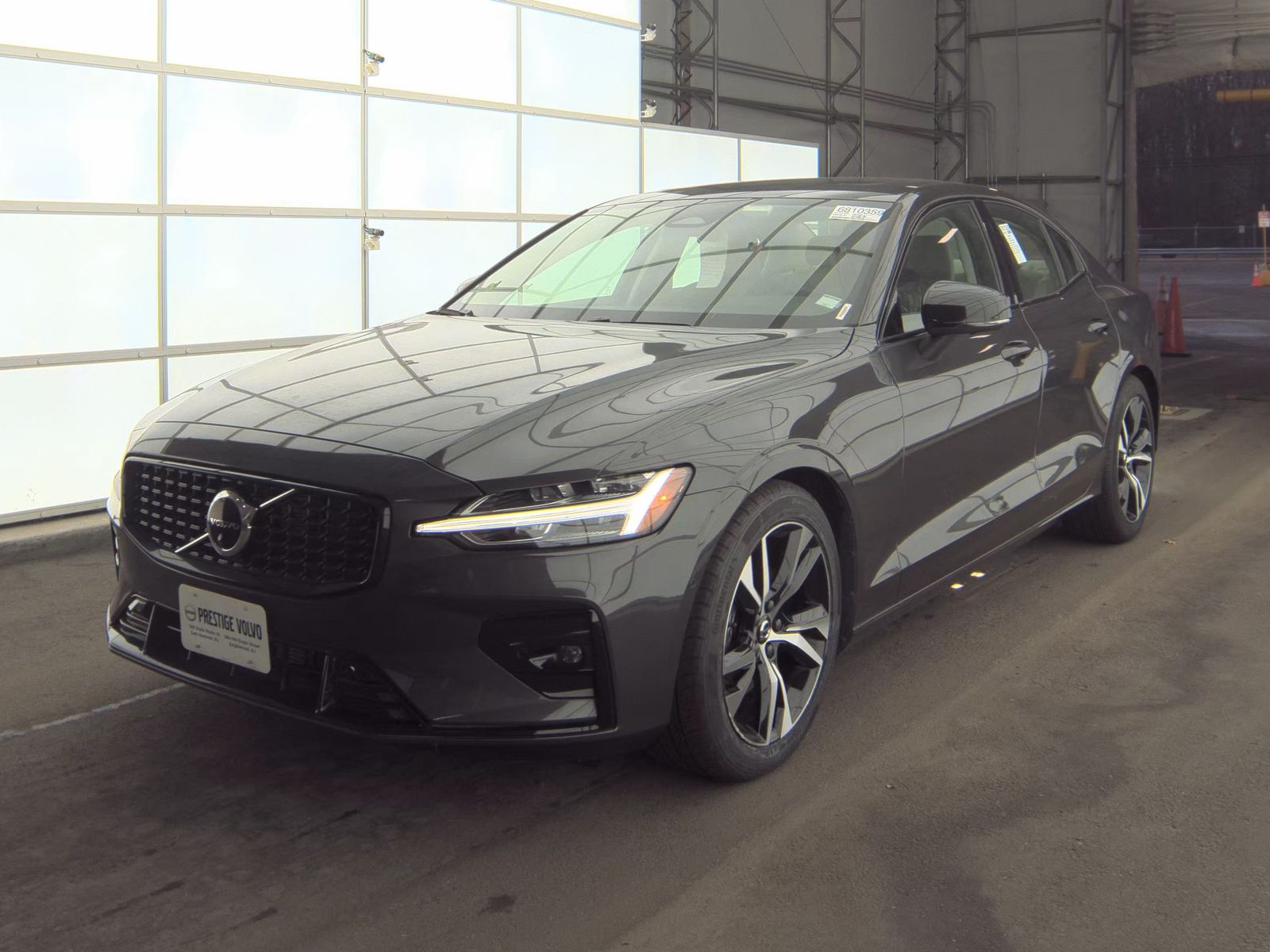 2023 Volvo S60 B5 Plus AWD