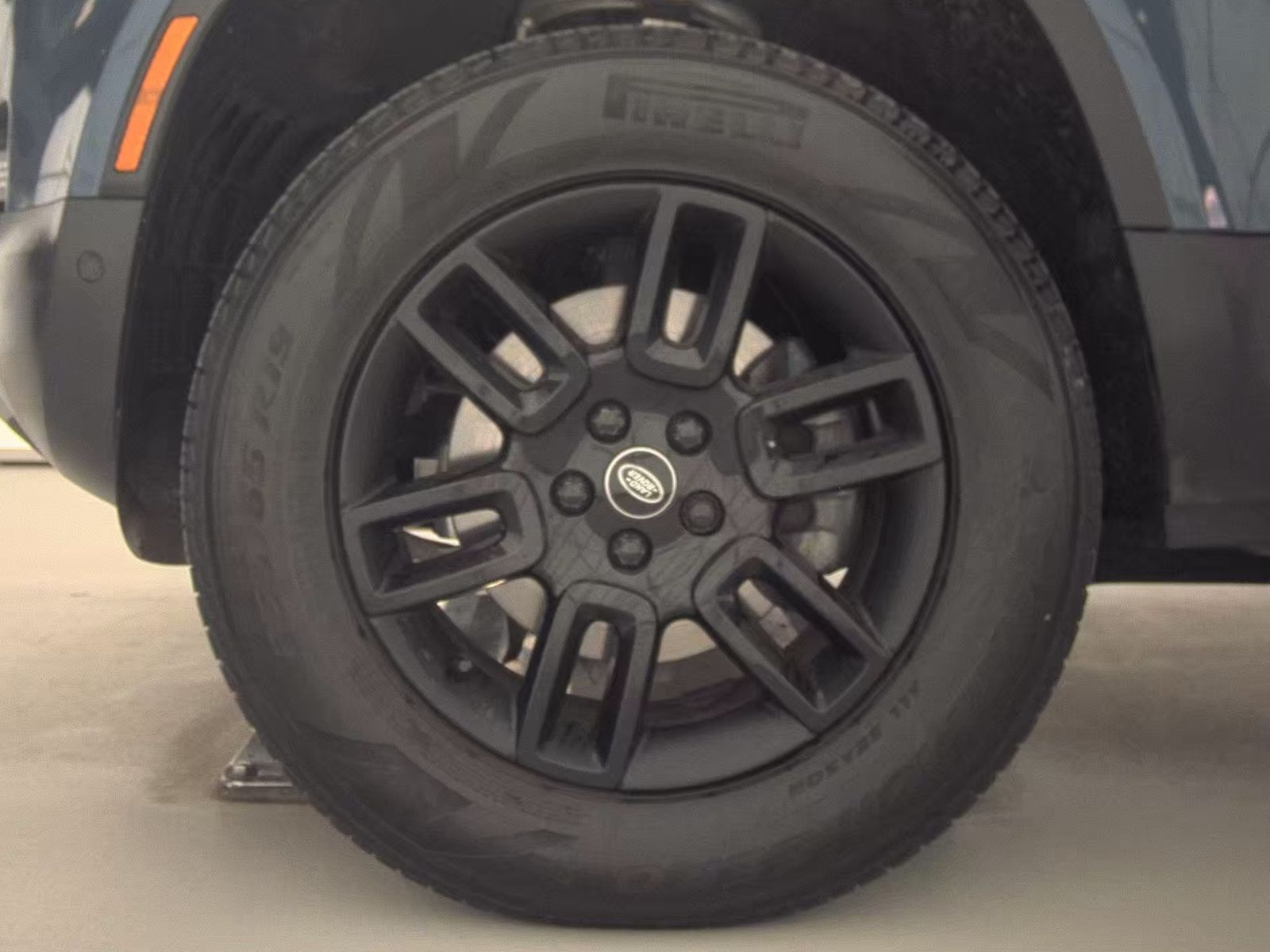 2023 Land Rover Defender 110 30th Anniversary Edition AWD