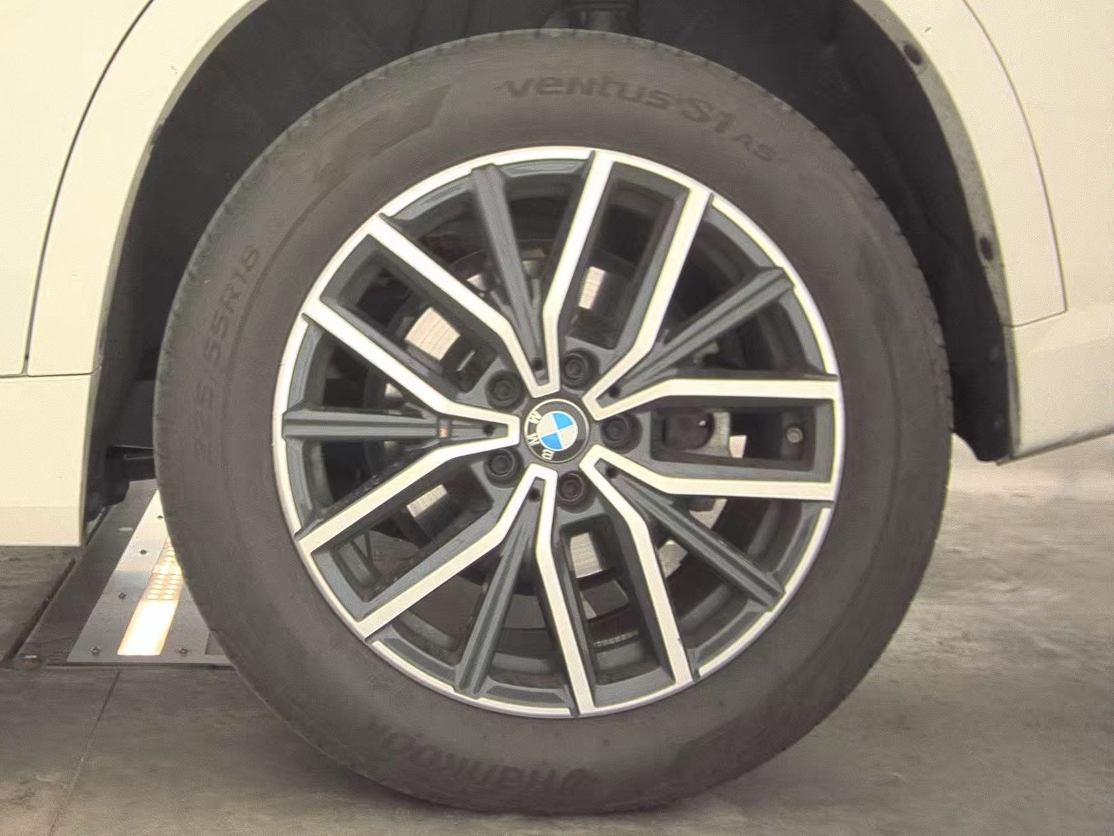 2025 BMW X1 xDrive28i AWD