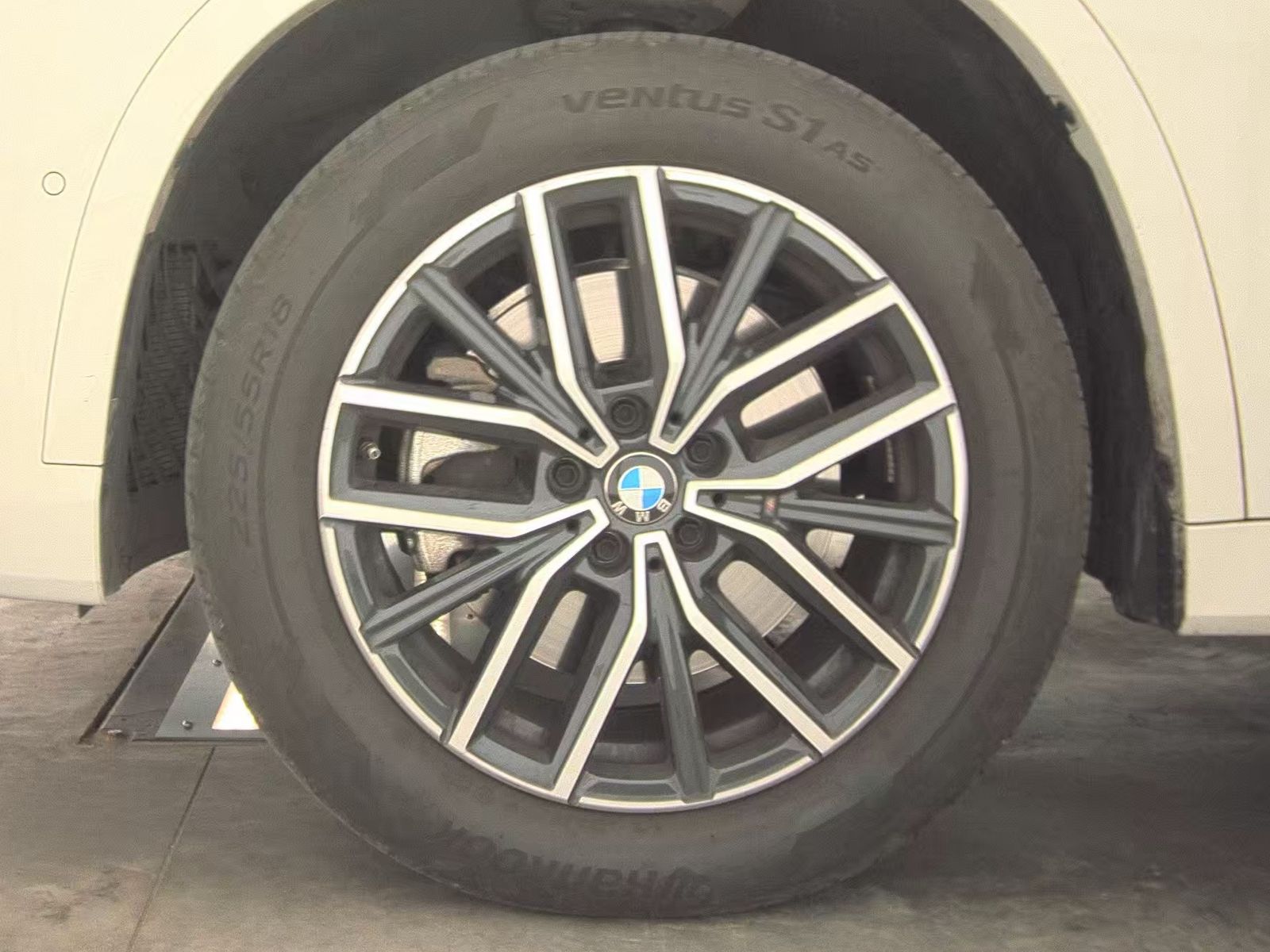 2025 BMW X1 xDrive28i AWD