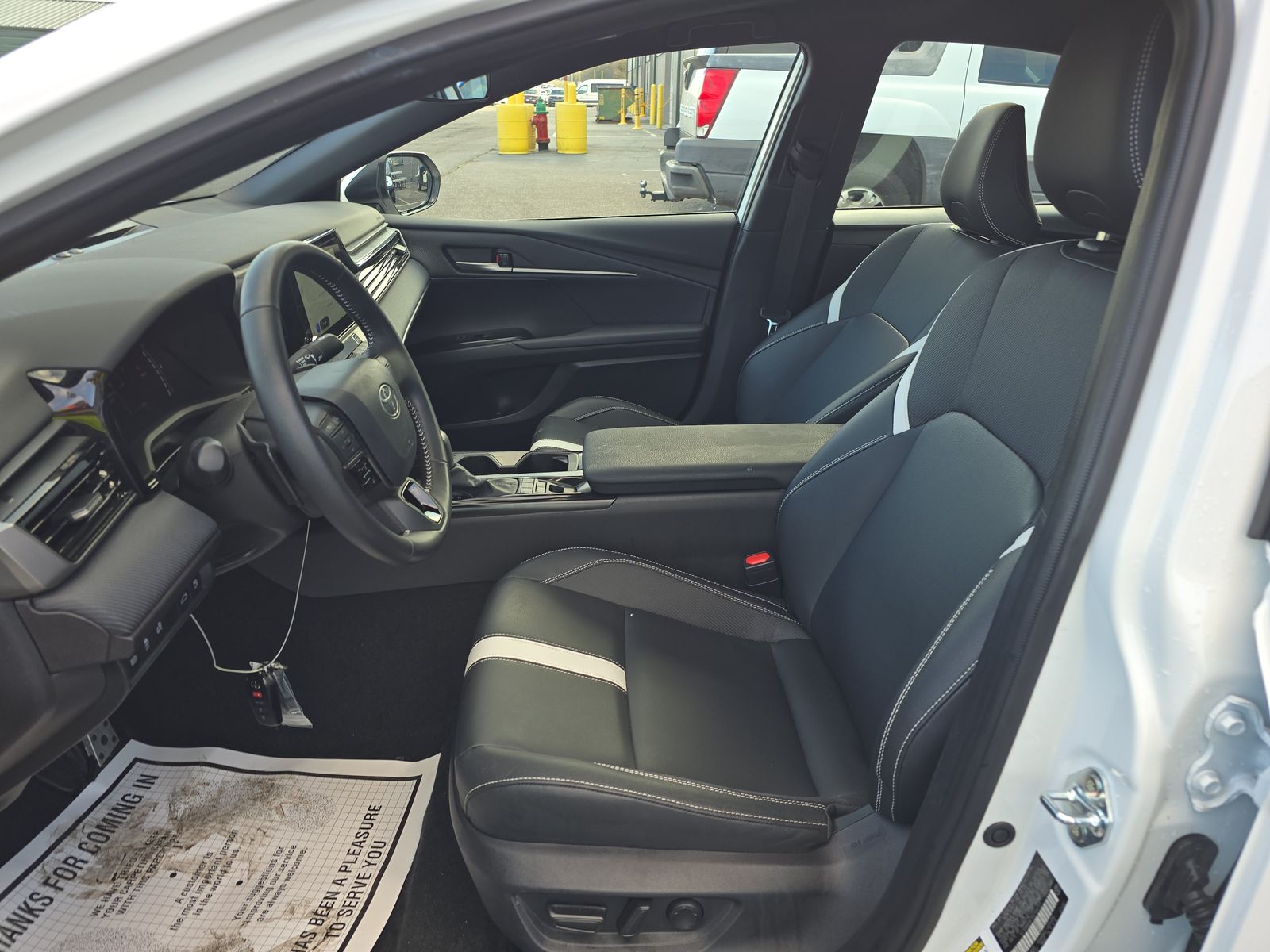 2025 Toyota Camry SE FWD