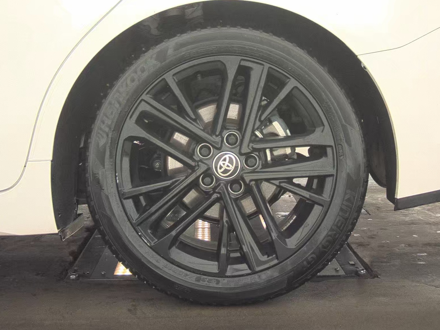 2025 Toyota Camry SE FWD