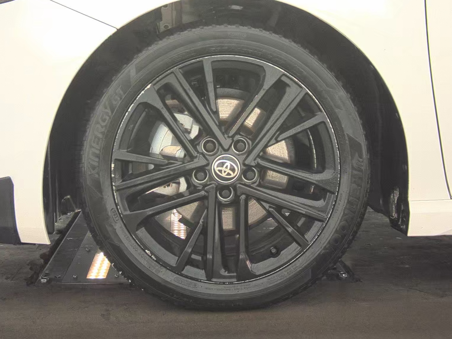 2025 Toyota Camry SE FWD