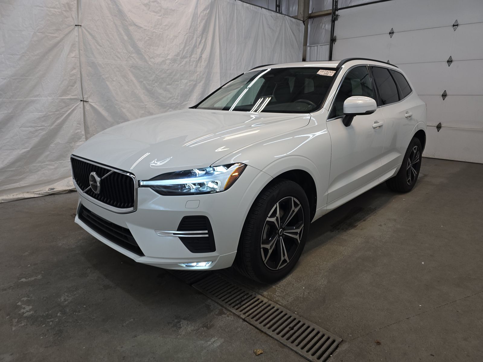 2022 Volvo XC60 B5 Momentum AWD