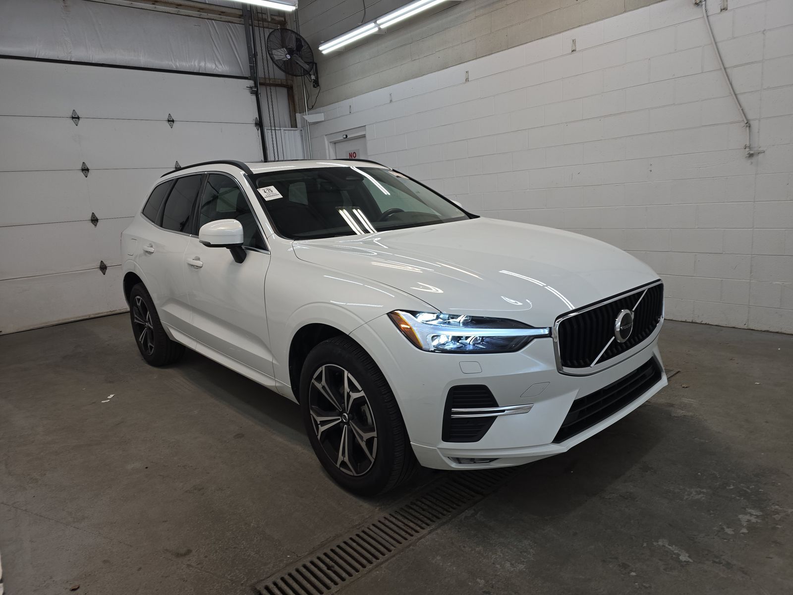 2022 Volvo XC60 B5 Momentum AWD