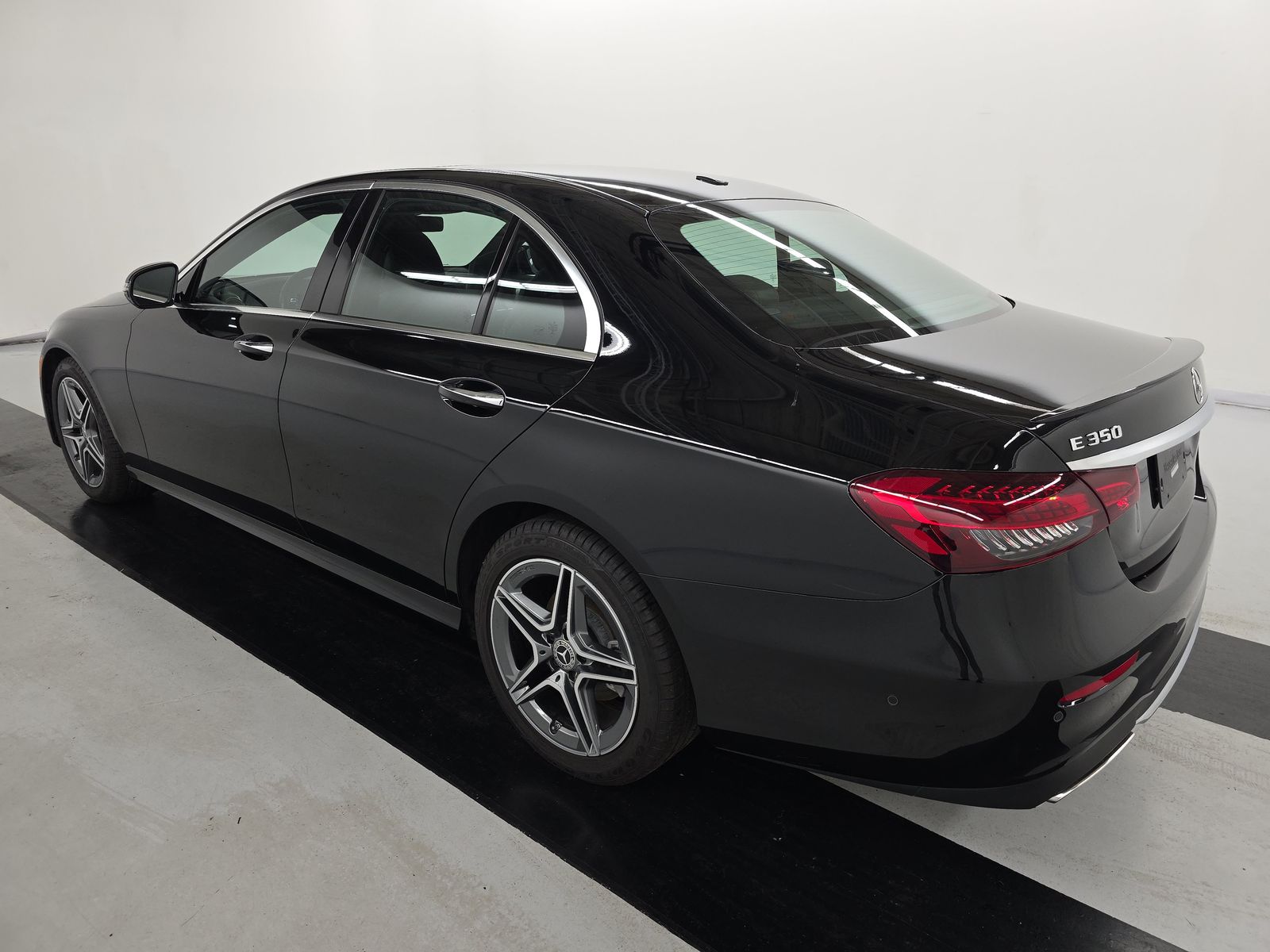 MERCEDES-BENZ E-CLASS - 7