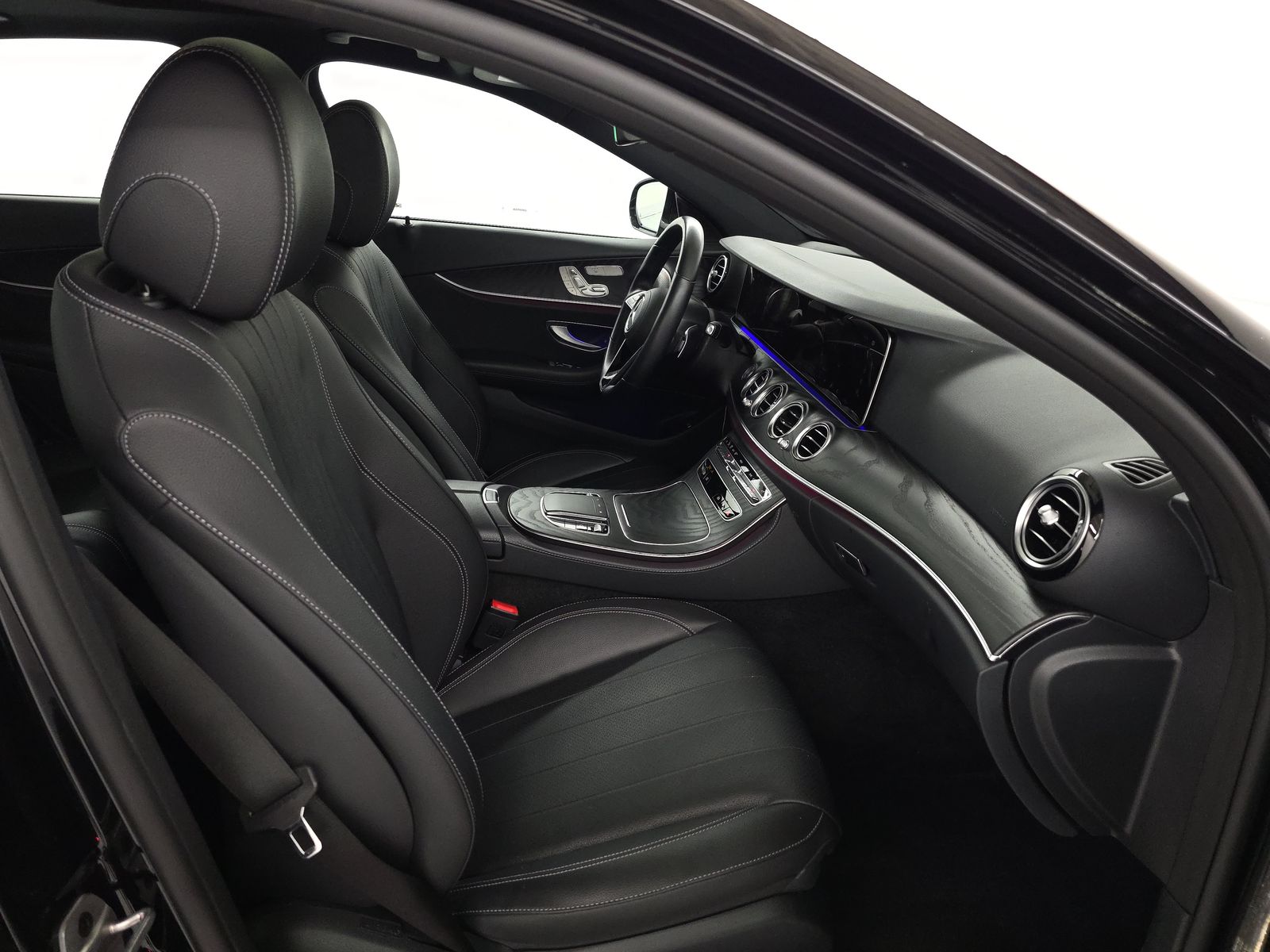 MERCEDES-BENZ E-CLASS - 9