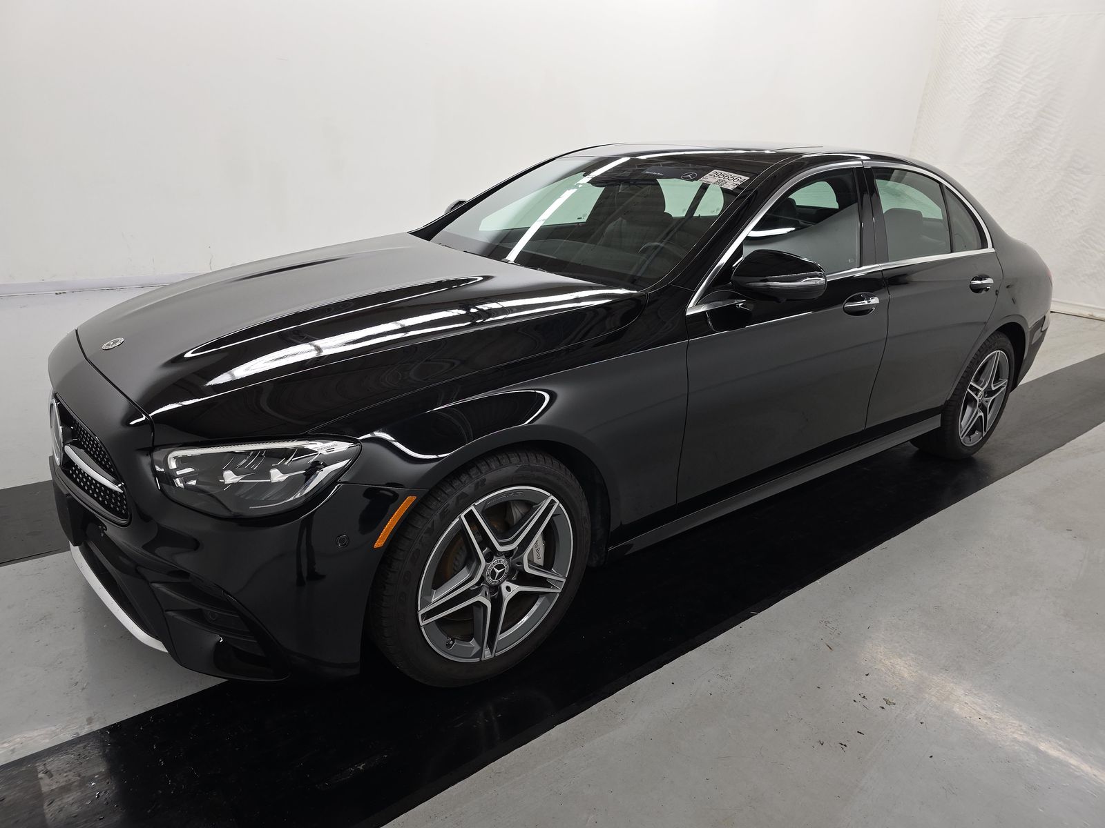 MERCEDES-BENZ E-CLASS - 1