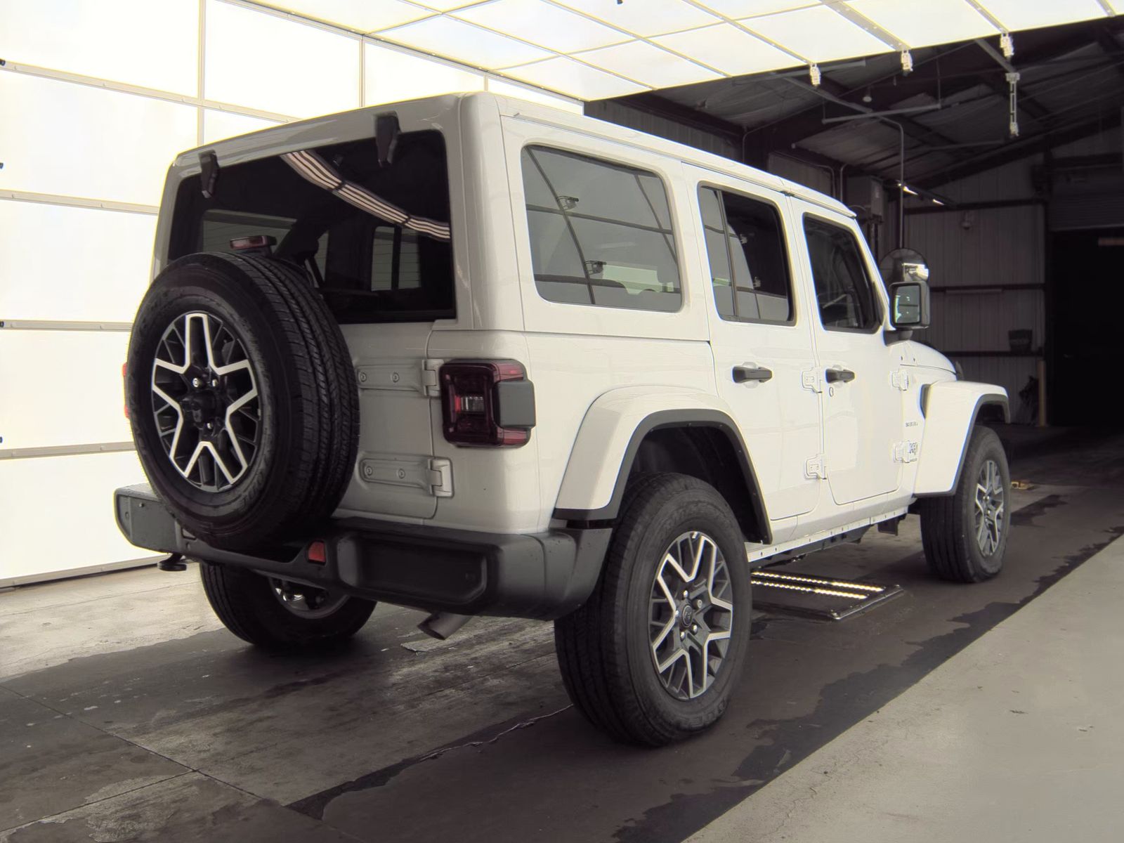 2024 Jeep Wrangler Sahara AWD