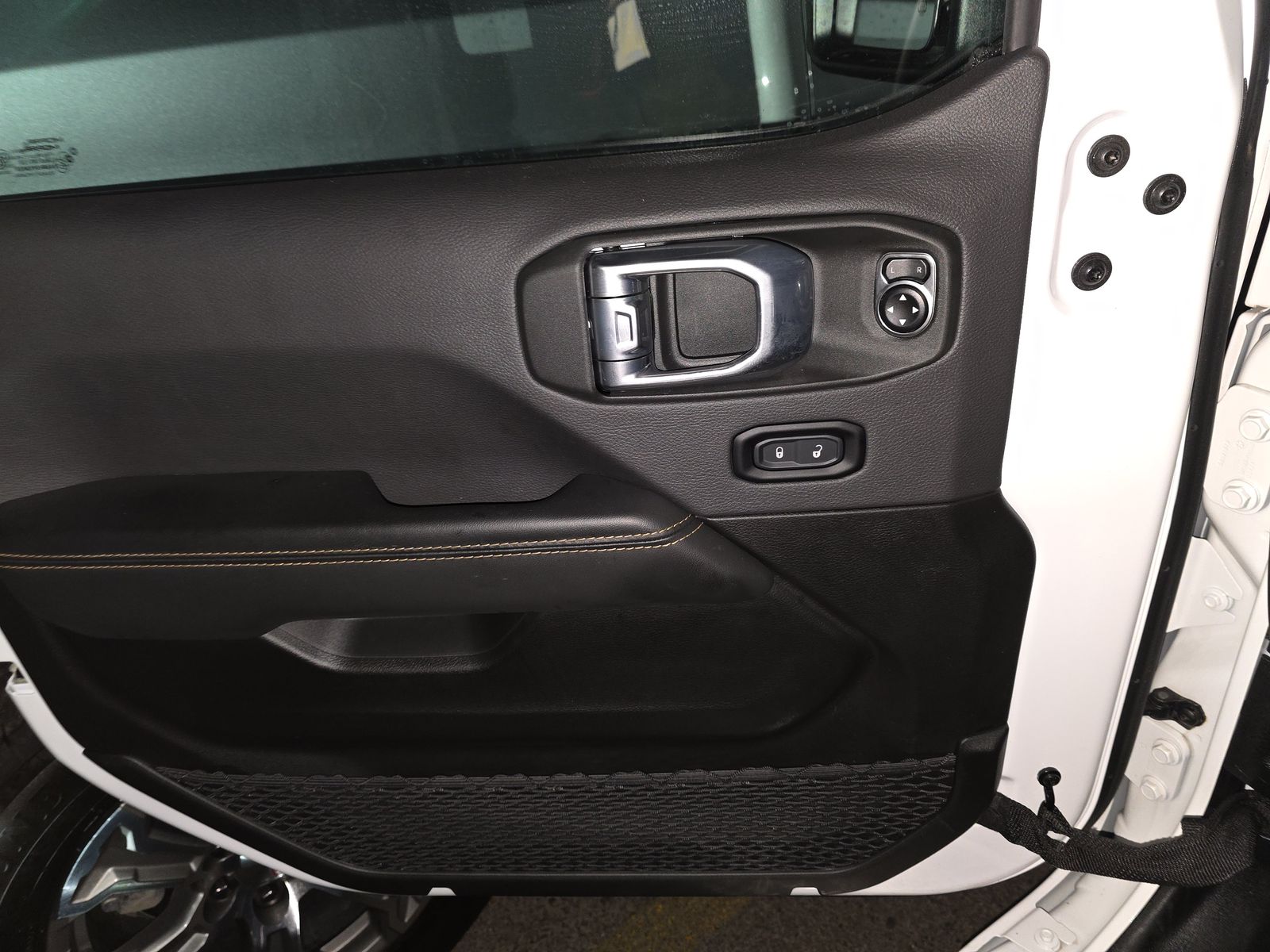 2024 Jeep Wrangler Sahara AWD