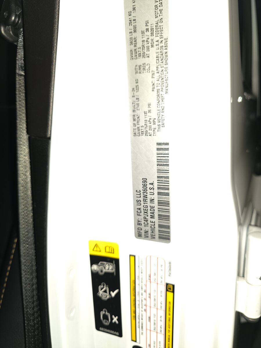 2024 Jeep Wrangler Sahara AWD