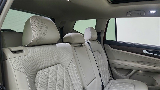 2025 Volkswagen Atlas 2.0T SEL Premium R-Line AWD